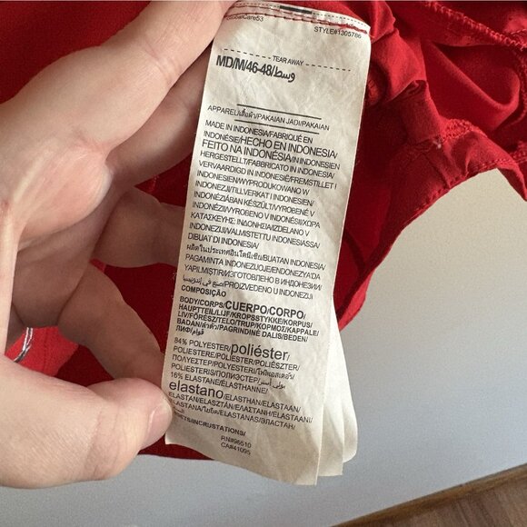 Under Armour HeatGear Women M Red Loose Hooded Squad Woven 1/2 Zip Jacket - Picture 9 of 12